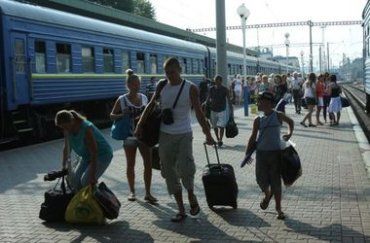 На майские Укрзализныця назначила 6 дополнительных поездов на Закарпатье