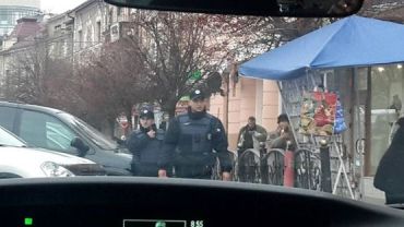 В Ужгороде водители игнорируют ПДД на глазах у полицейских