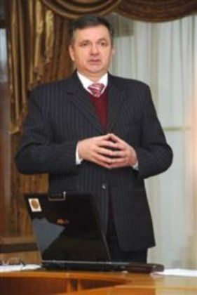 Владимир Мица, ответственный секретарь приемной комиссии УжНУ