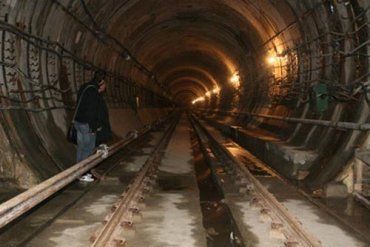 В Киеве никак не достроят метро: денег нет, а метро обваливается