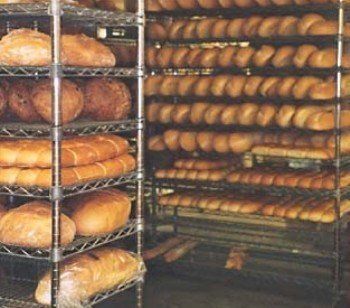 Средняя зарплата пекаря составляет 1400 грн