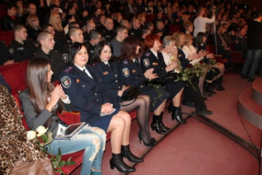 Милиция устроила женщинам в Закарпатье праздник весны