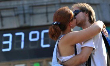 Закарпатцев от аномальной жары спасет только французский поцелуй