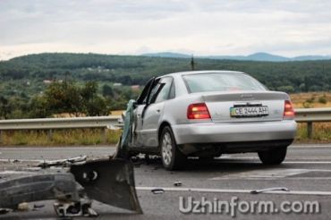 В Ужгороде Audi A4 и Skoda Octavia "поцеловались" на объездной