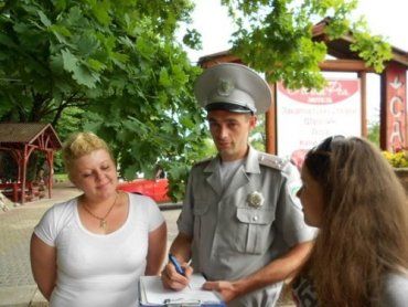 В Иршавском районе участковый инспектор любит свою работу