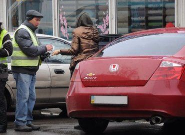 В Украине хотят вывести из тени парковочный бизнес