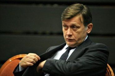 Крин Антонеску, лидер Национальной либеральной партии Румынии