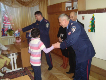 До вихованців дитячого закладу завітали правоохоронці Мукачіва