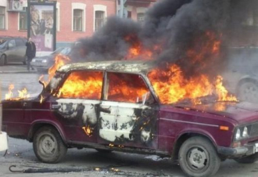 В Мукачевском районе почти дотла сгорели два "жигуленка"