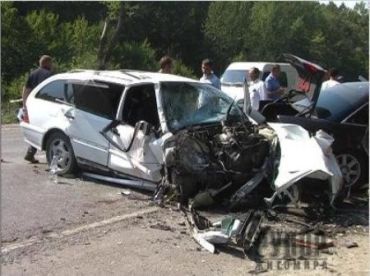 Под Житомиром столкнулись Mercedes и Audi, 2 погибших