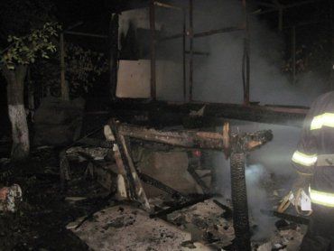 В Мукачево во время пожара заживо сгорел неизвестный человек