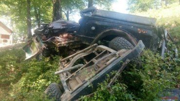 В селе Дубовое Тячевского района с горы Апицка сорвался автомобиль, не без жертв