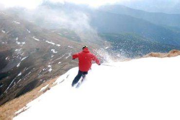 Фрирайдеры открыли на вершине Говерлы новый лыжный сезон