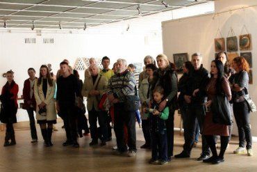 В галерее "Ужгород" открыли областную выставку керамики "Prima Terra"