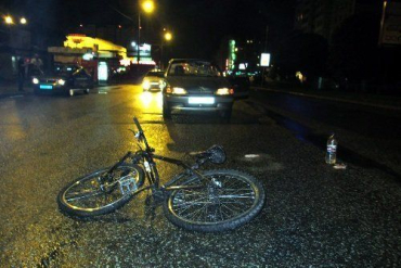 На трассе Киев-Чоп Chevrolet Aveo сбил велосипедиста