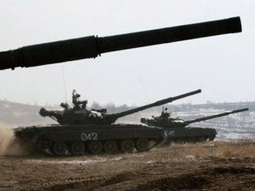 Венгрия распродает советский хлам: танки и истребители