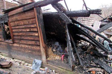 На пожаре в пгт Кобылецкая Поляна обнаружено тело 48-летнего мужчины