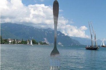 Интересные места мира: вилка, воткнутая в Женевское озеро
