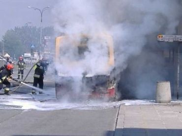 Городской пассажирский автобус сгорел в Варшаве