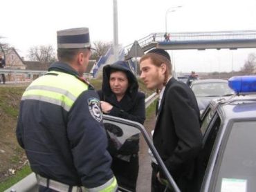 На трассе Киев-Чоп ГАИ с трудом остановили гонщика из Израиля