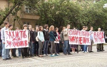 В Ужгороде протестовали против убийства студента ментами