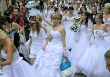 В областном центре Закарпатья состоялся Парад невест