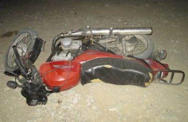 В Закарпатье байкер не справился с управлением и разбился на мотоцикле