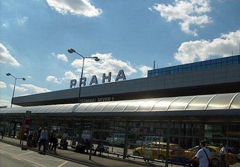 В международном пражском аэропорту Рузыне проведена операция Ethan, в рамках которой было проверено 1200 человек.