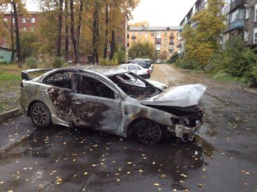 Поджигателю Mitsubishi Lancer в Ужгороде грозит лишение свободы от 3 до 15 лет