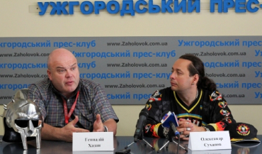 На пресс-конференции Александр Суханов и Геннадий Хазан