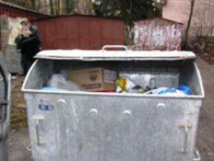 В мусорнике в центре Луцка нашли труп младенца