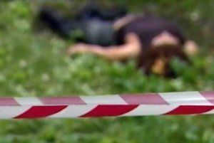 В скверике Ужгорода обнаружили подозрительный труп женщины