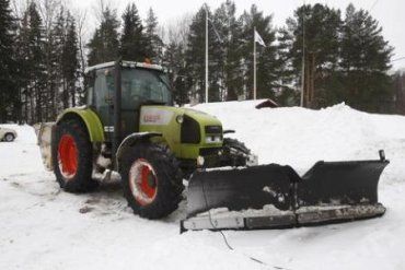 В Воловецком районе тракторист расчищал снег и оставил без газа 200 дворов