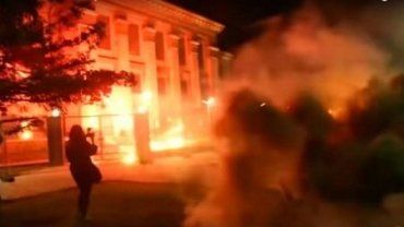 Неизвестные атаковали в Киеве Российское посольство