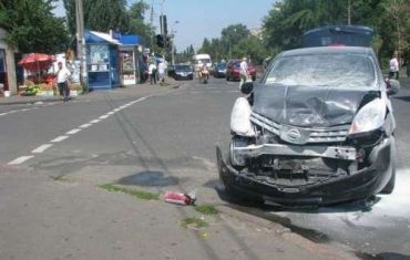Женщина-водитель проигнорировав светофор попала в больницу