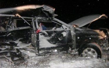 На трассе Киев-Чоп две фуры снесли Toyota, - не все выжили