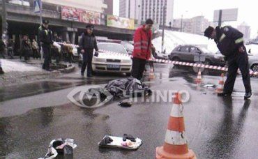В Киеве фура сбила насмерть пешехода, говорившего по мобилке