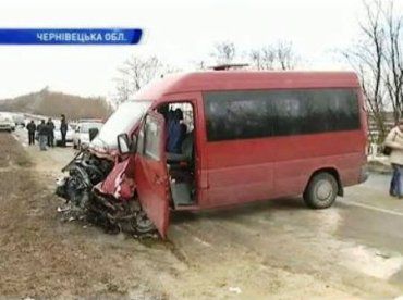 В Черновицкой области Mercedes протаранил Opel