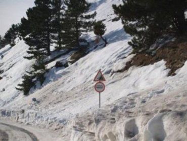 31 января ночью в регионе Карпат сильный мокрый снег и опасность схода лавин
