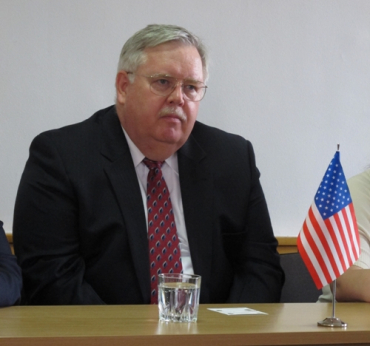 Посол США Джон Теффт находится с визитом на Закарпатье