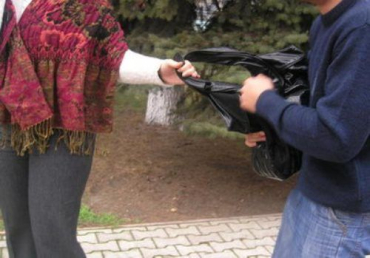 В Ужгороде милиция задержала грабителя женских сумок