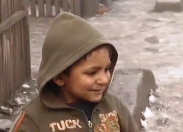 Маленький цыган в Закарпатье попал в кадр телеканала 1+1