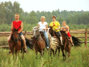 Катание на лошадях снимает стресс и улучшает слух и зрение