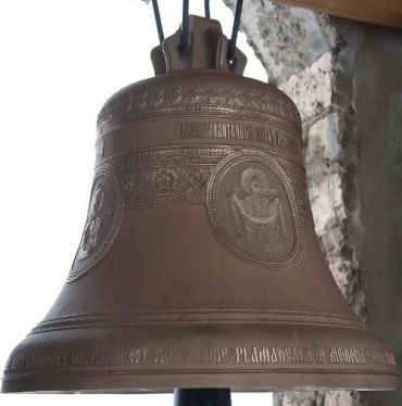 В Сумах церковный колокол передали закарпатскому монастырю