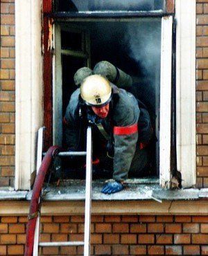 В Виноградово спасатели потушили пожар в жилом доме