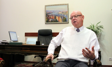 Посол Венгрии Михаль Баер дал интервью журналистам