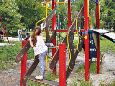 Детские площадки в Ужгороде не отвечают требованиям безопасности