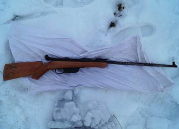 Тячевские правоохранители поймали жителя Хустского района с винтовкой
