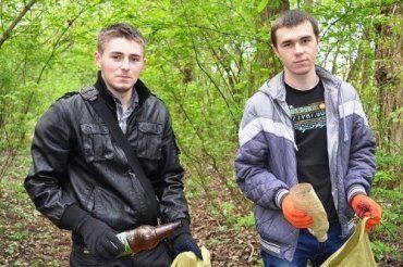 Студенты начали благоустройство города с Боздошского парка