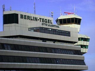 Сильный пожар произошел сегодня в международном берлинском аэропорту Тегель
